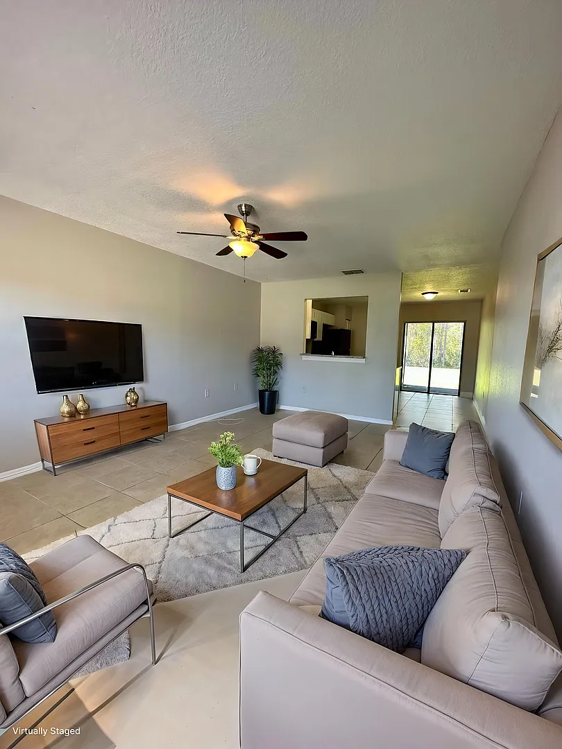 Charming 2-Bed, 2-Bath Home with Screened Lanai in Kissimmee! — Photo 3