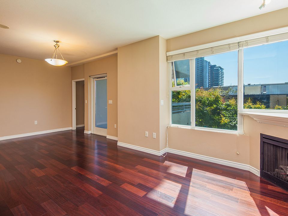 1st image of 300 W Beech St Unit 203
