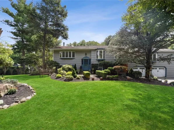 37 Ackerman Avenue, Airmont, NY 10901