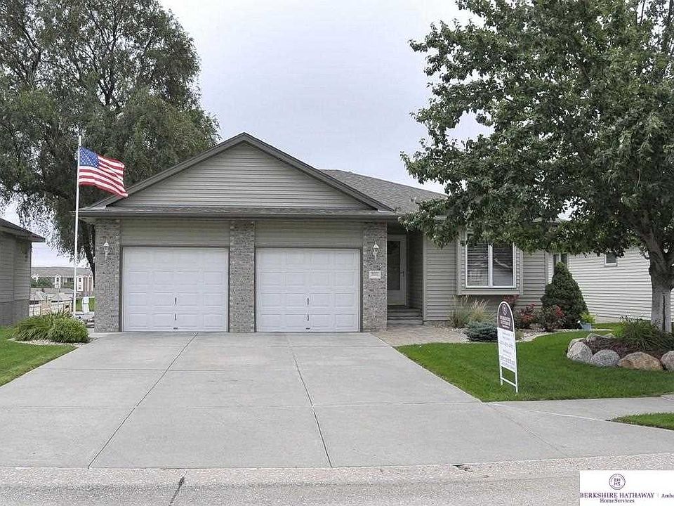 1st image of 3905 N 156th Ave