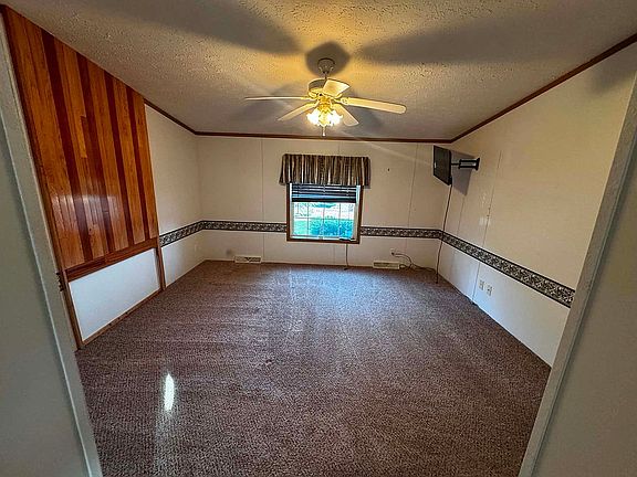 5th image of 90 Hometown Ave