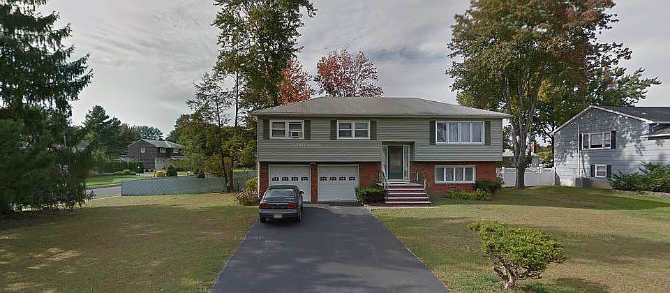 1st image of 52 Donna Dr