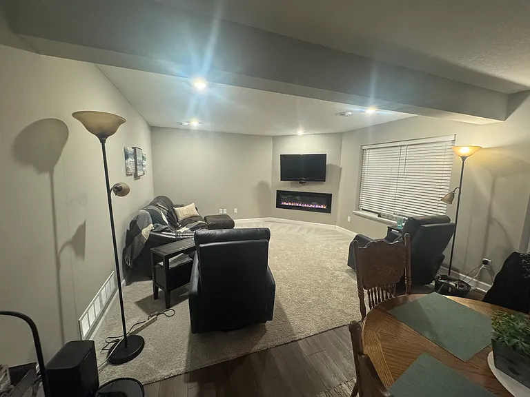 1114 Middlefield Rd — Photo 12