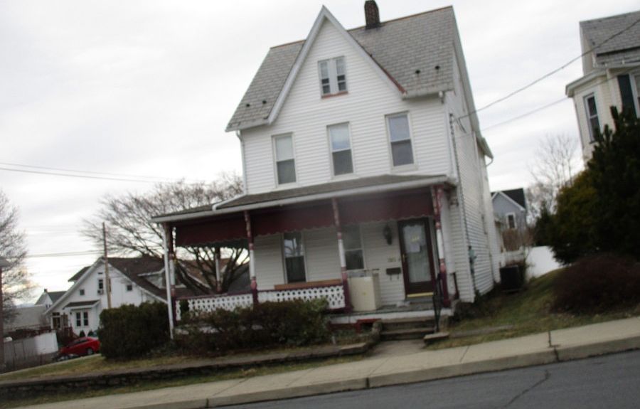303 N Robinson Ave, Pen Argyl, PA 18072 Zillow
