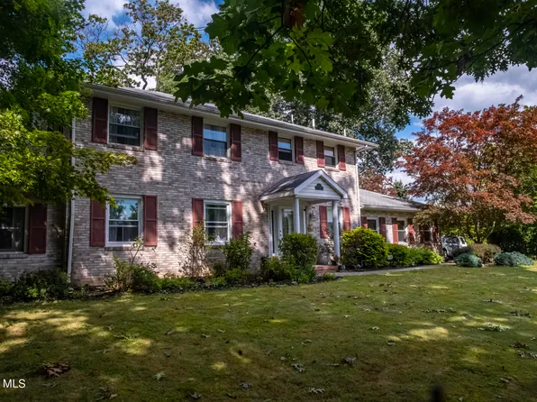 708 Beaumont Dr, Altoona, PA 16602