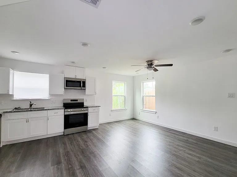 8122 Sterlingshire St #A — Photo 1