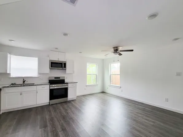 8122 Sterlingshire St #A, Houston, TX 77078