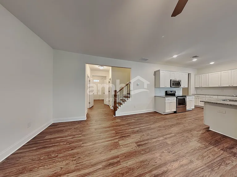 134 McBee St — Photo 6
