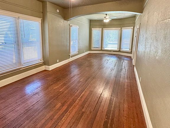 3rd image of 212 W 1st Ave