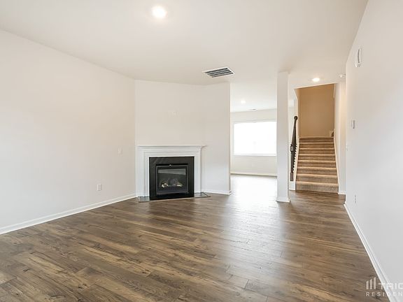 3rd image of 1207 Lterwater Ln