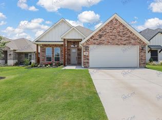 1305 N Ridgeview Dr, Weatherford, TX 76087
