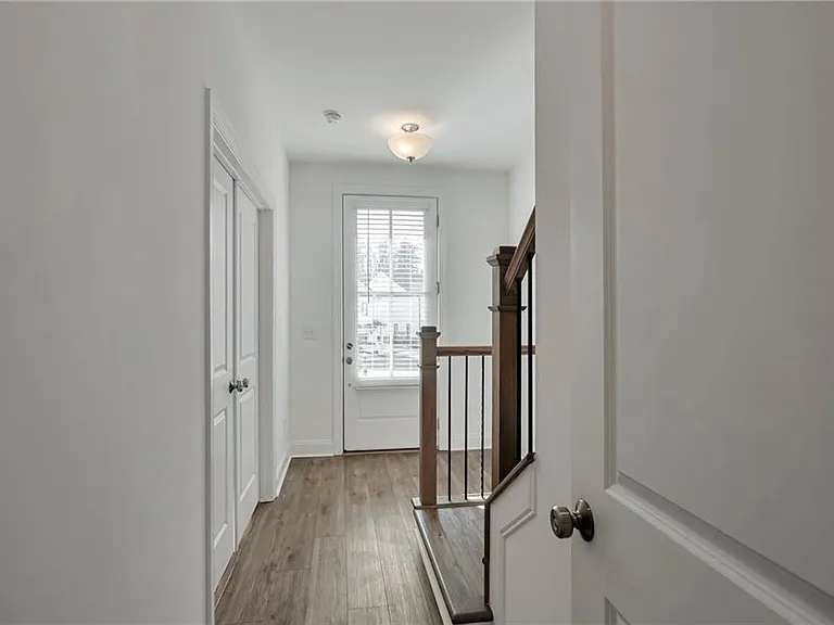 1115 Larkin Dr — Photo 3