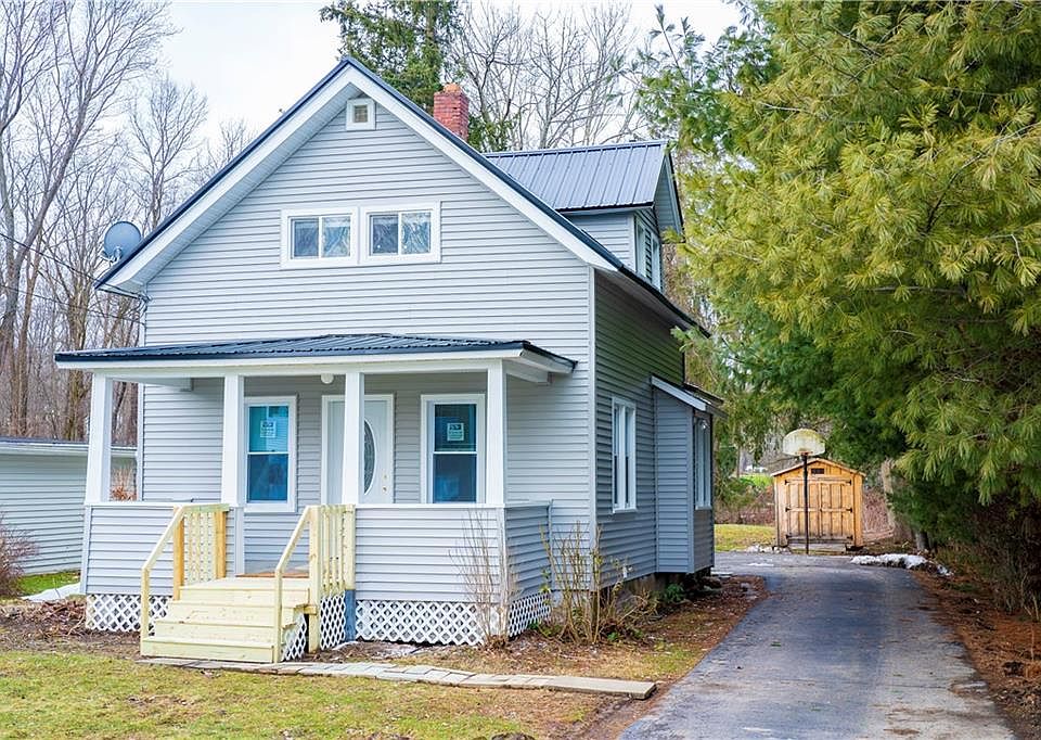 1st image of 212 Maplecrest Ave