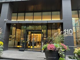 110 Charles St E