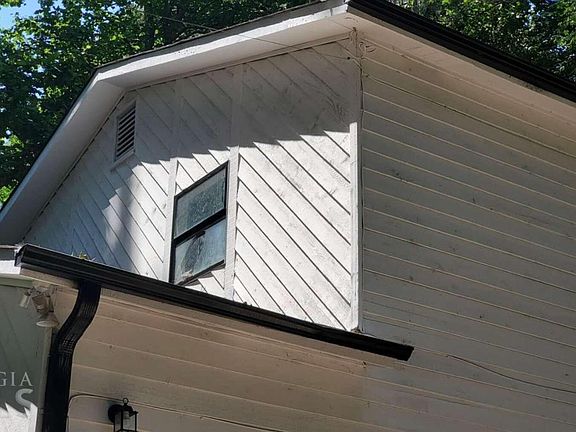 3rd image of 209 Mill Ridge Ct