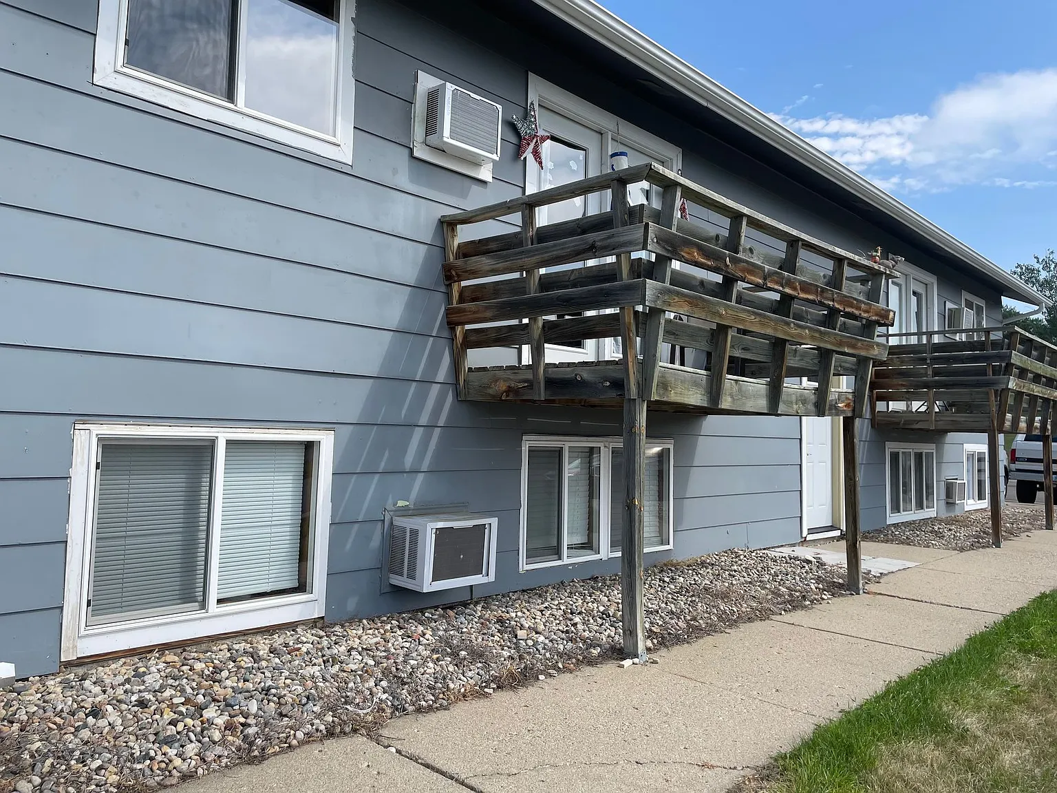 1200 Glacial Drive — Photo 2