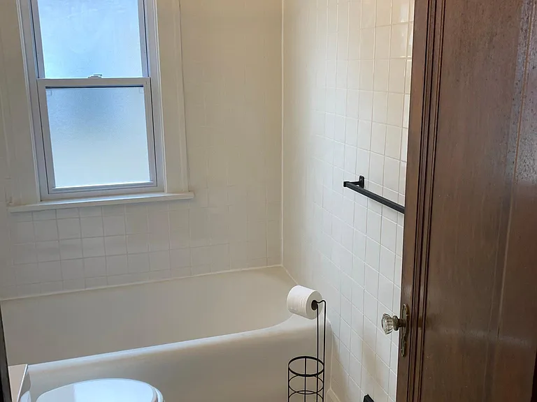 2097 Lewis Dr #UPSTAIRS — Photo 12