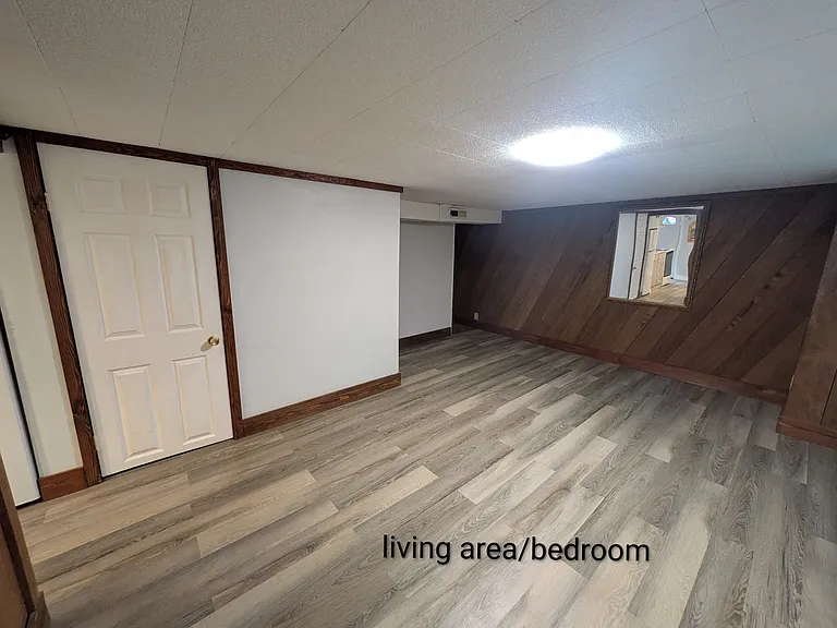 1107 E 9th St — Photo 5