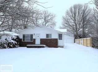 37183 Jefferson Ave, Harrison Township, MI