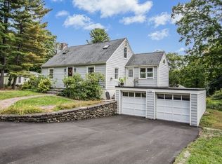 45 W Hill Dr, Worcester, MA 01609