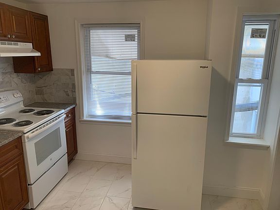 3rd image of 1026 N Randolph St APT B