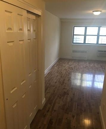2nd image of 4200 Herkimer Pl APT 2B