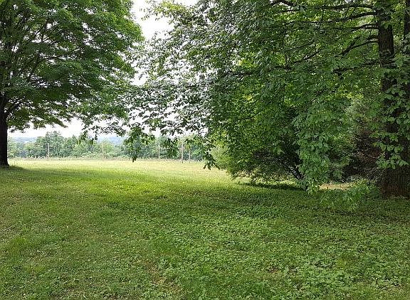 3rd image of 40577 Browns Ln