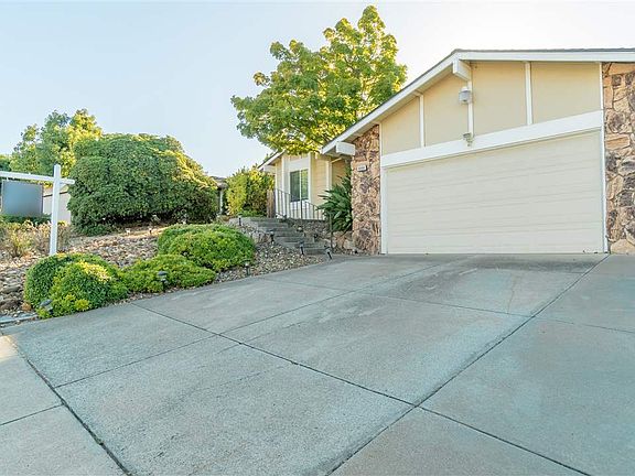 4th image of 3322 Bluejay Dr