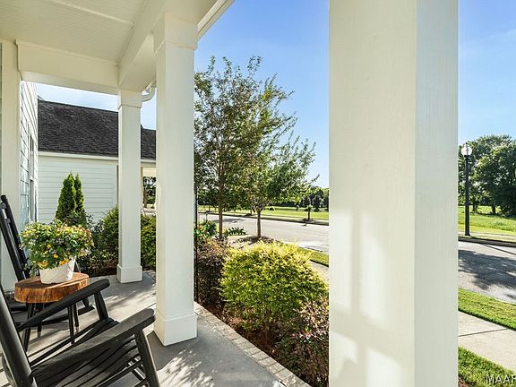 4th image of 6131 Town Ln