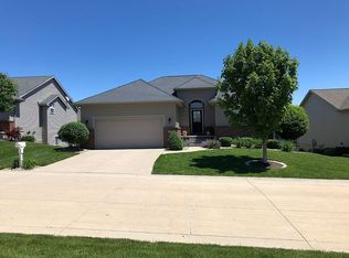 1502 Kickapoo Creek Rd, Bloomington, IL 61704