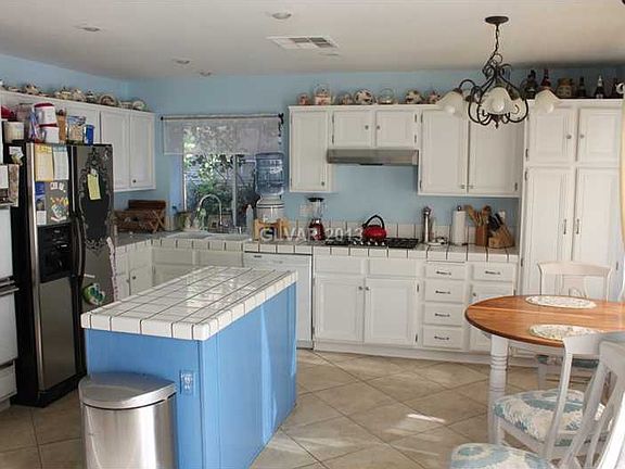 4th image of 2340 Queen Bee Ct