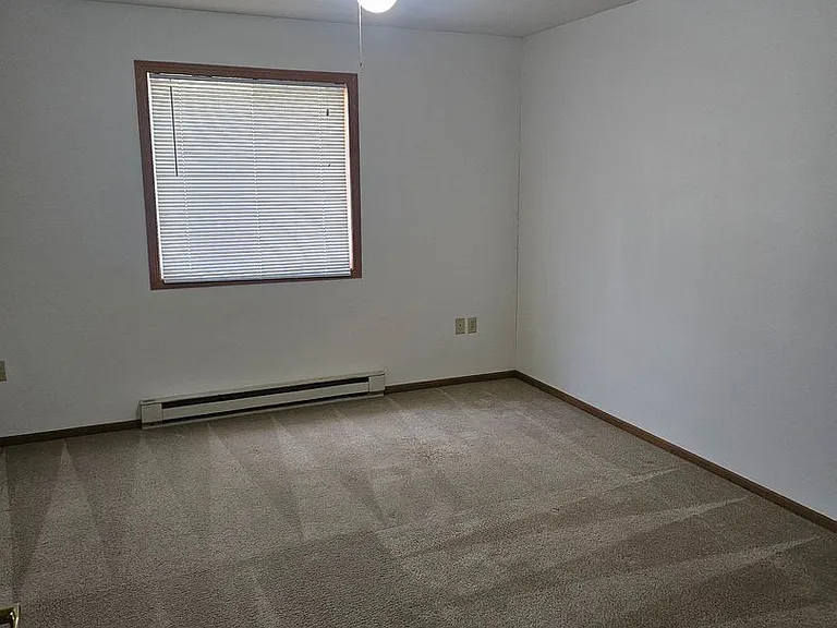 475 Linden Dr #501 — Photo 7