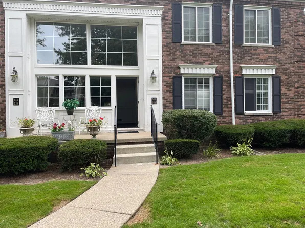 536 E Fox Hills Dr #12, Bloomfield Hills, MI 48304
