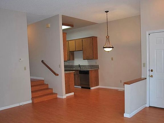 Eat in kitchen/dining area.