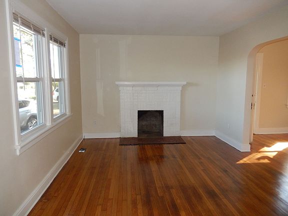 4th image of 721 E Laburnum Ave