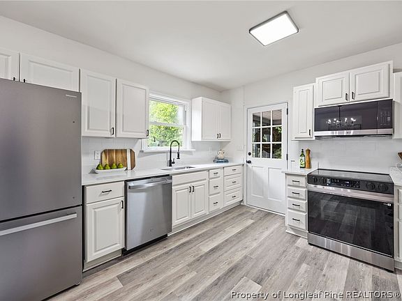 2nd image of 905 Riverside Blvd
