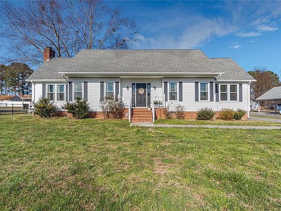 3rd image of 312 Carrie Dr