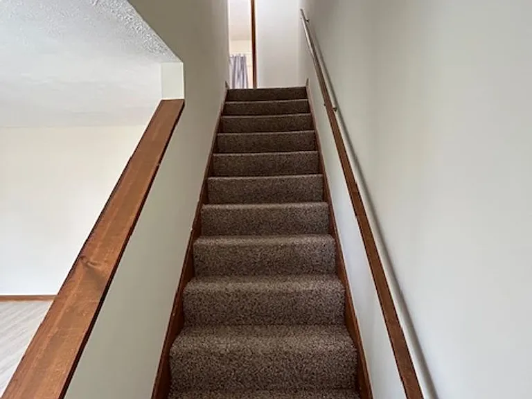 1520 Hawk Cir #F — Photo 9