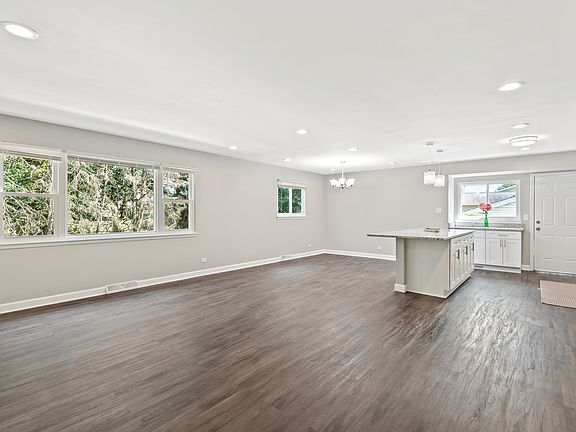3rd image of 6625 Wainwright Dr