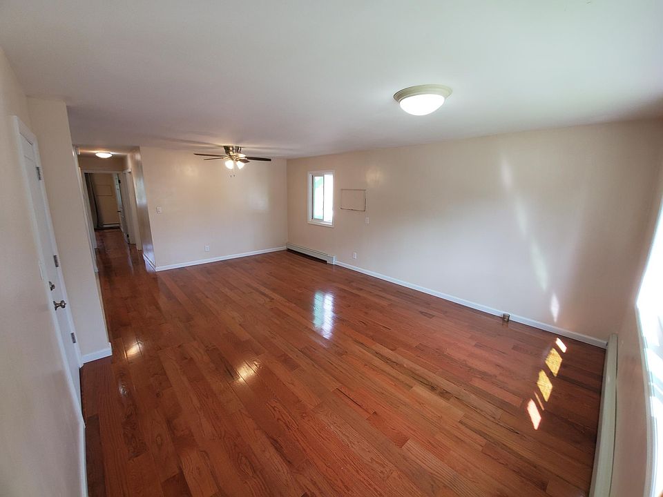 1st image of 21621 102nd Ave APT 1