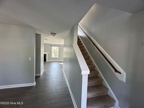 4th image of 2443 Kodiak Dr