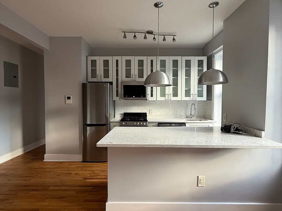 1st image of 291 Lincoln Pl #D2