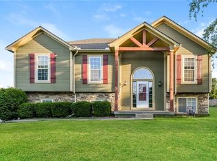 1901 Curtis Dr, Greenwood, MO 64034