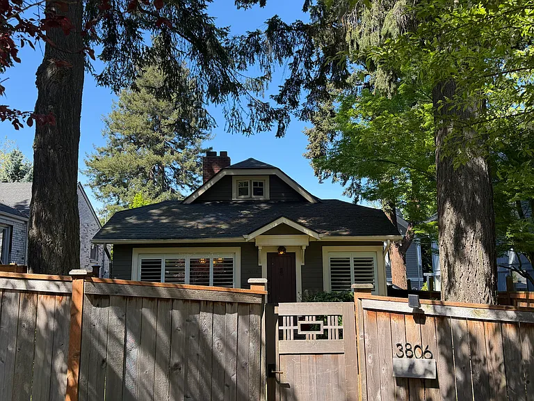 3806 E Galer St — Photo 12