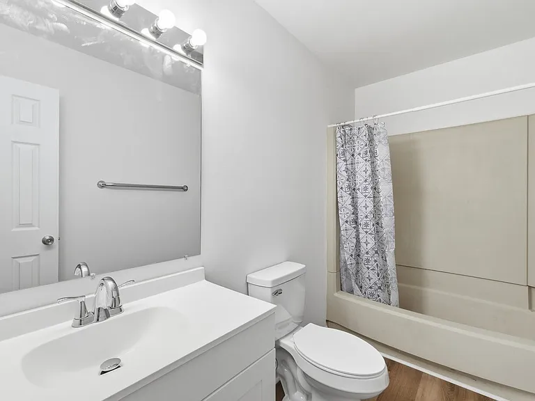 1273 Chateau Dr — Photo 14