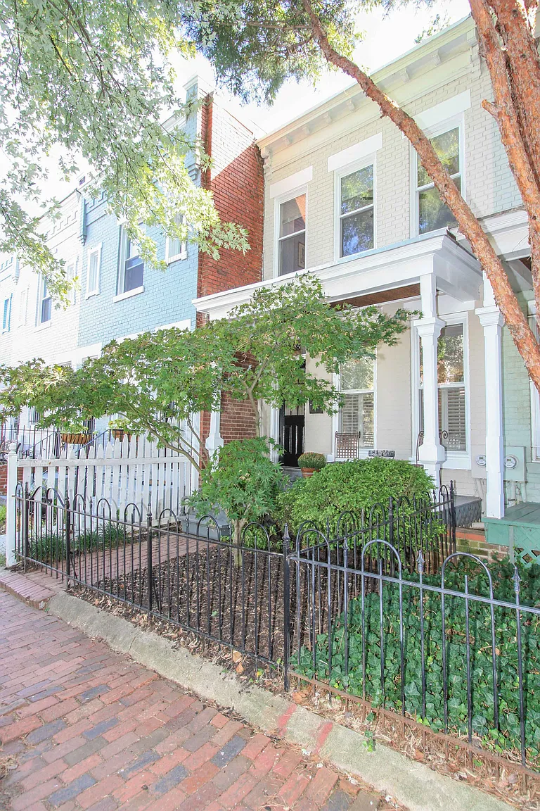 1235 Duncan Pl NE photo 1