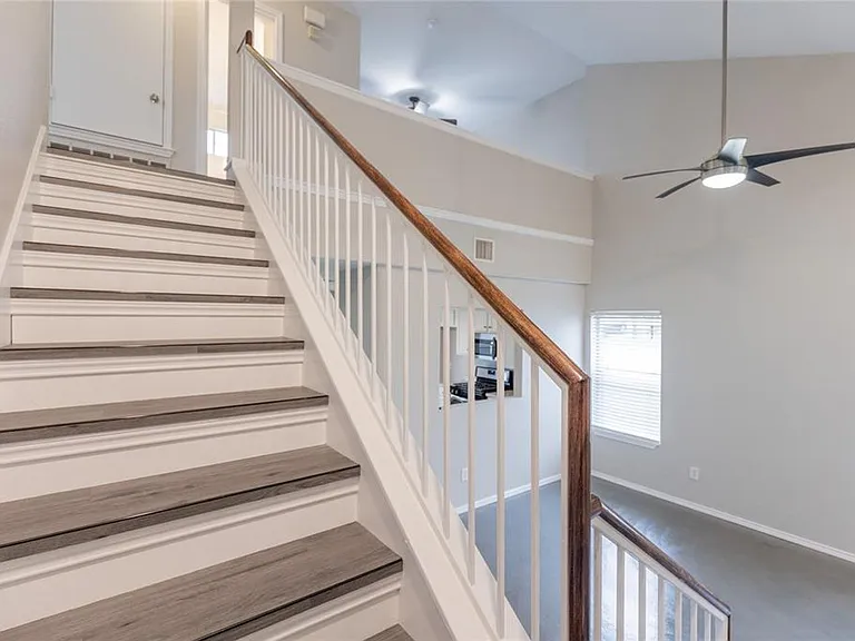 1701 Golden Sunrise Ln — Photo 14