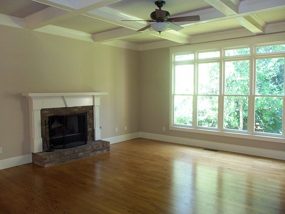 great room w/ fireplace