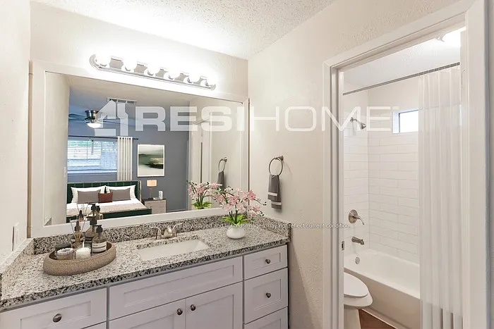 913 Pepperidge Ct — Photo 12