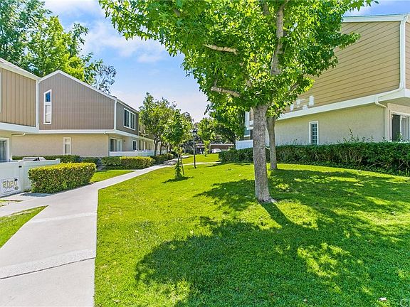 3rd image of 32 Birchwood Ln